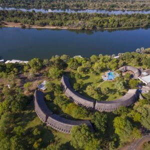 Victoria Falls: Azambezi River Lodge